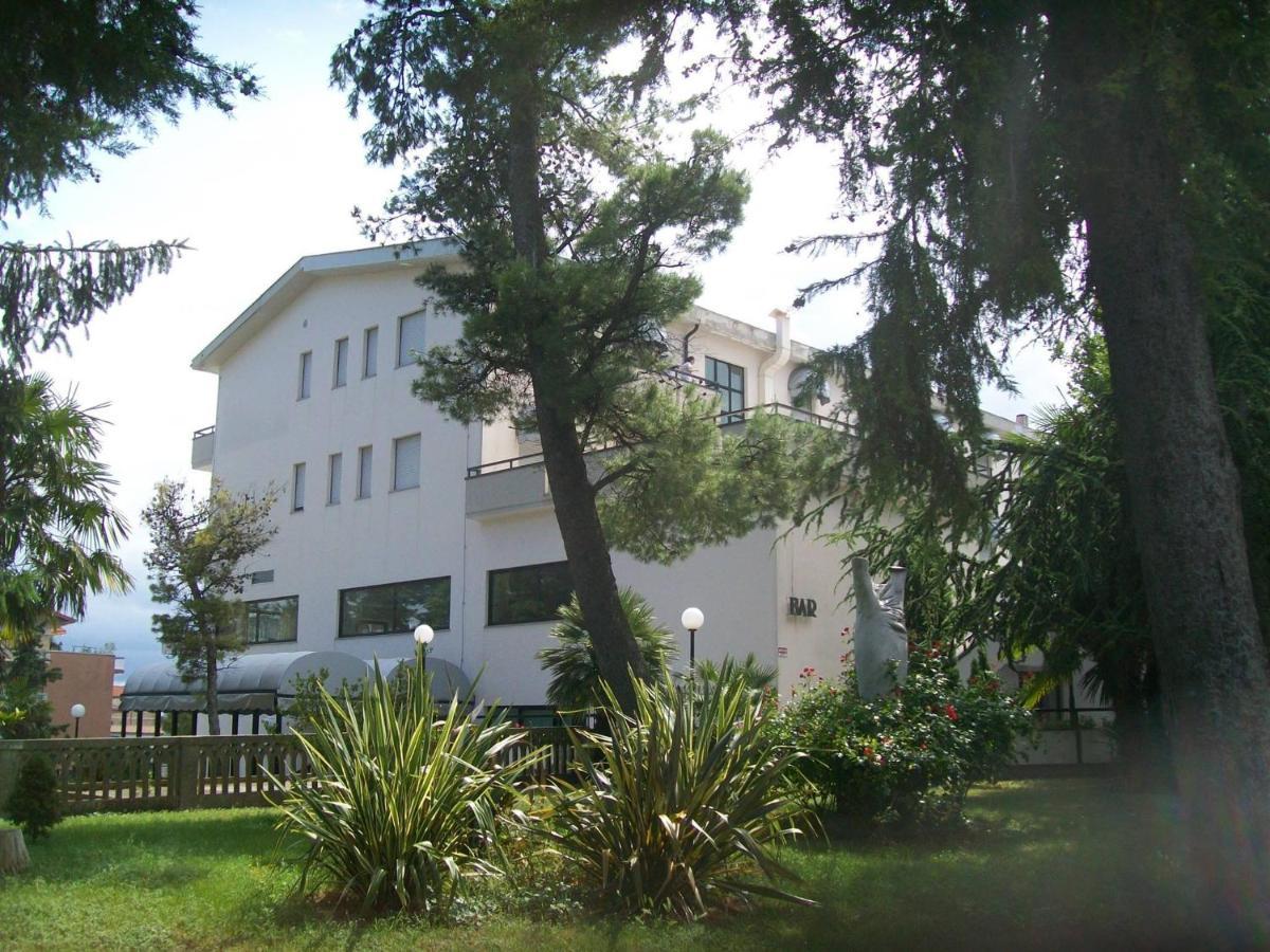 Hotel Du Parc Atri Kültér fotó