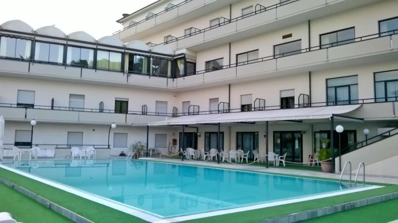 Hotel Du Parc Atri Kültér fotó