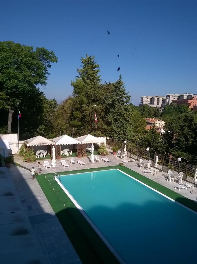 Hotel Du Parc Atri Kültér fotó